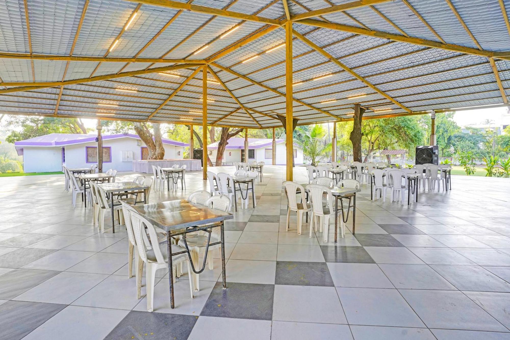 Hotel O Summer House Daman Bagian luar foto